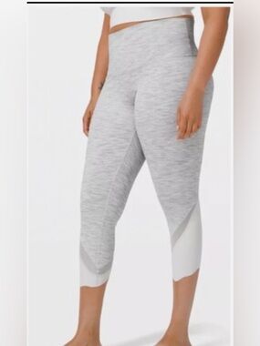 Lululemon | Wunder Under Crop II Scallop 24” Wee are from space | Sz 8